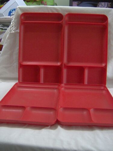 TUPPERWARE #1535 DIVIDED DINING TRAY STACKING Picnic Camping RV Potluck TV Porch - Picture 1 of 12