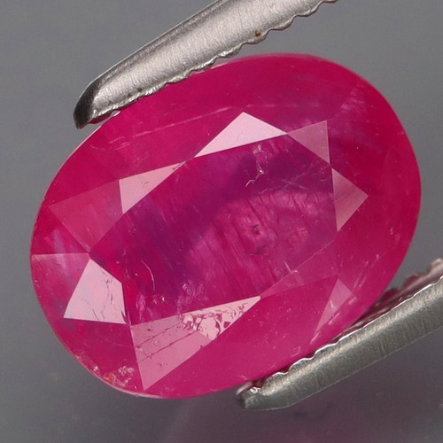 Saphir Naturel Non Chauffé 13,35 Carats – Qualité Cabochon – Origine Umba, Tanzanie – Violet