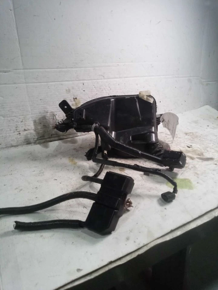 Motor de caja de fusibles compatible con 14-16 MAZDA 3 526592 Foto 2 de 4