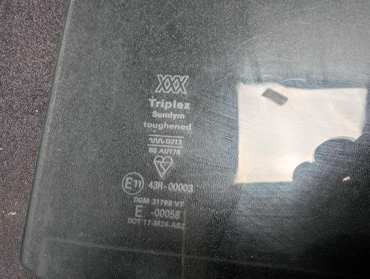 Rear Left Door Window Glass 1984 Rolls-Royce Silver Spirit 1981 - 1988 X