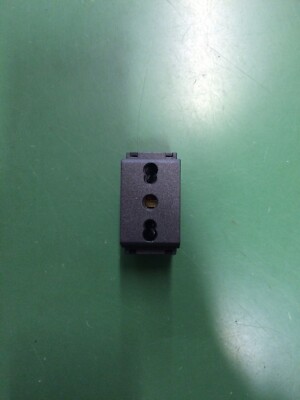 Presa Da Parete Nera 250v Classic 4580 Compatibile - 2P T 10/16A, 250V, Nera, Per Interni/esterni Presa Bipasso Bticino Living - Foto 6