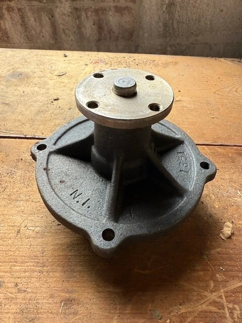 NOS 原装 1961 - 63 庞蒂亚克 T4,4 气缸暴风雨水泵 — 第 3/4 张图片