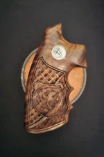 Colt Grizzly/Kodiak I-Frame Basketweave/BD Stipple Inset & Paw! Opt Medallions