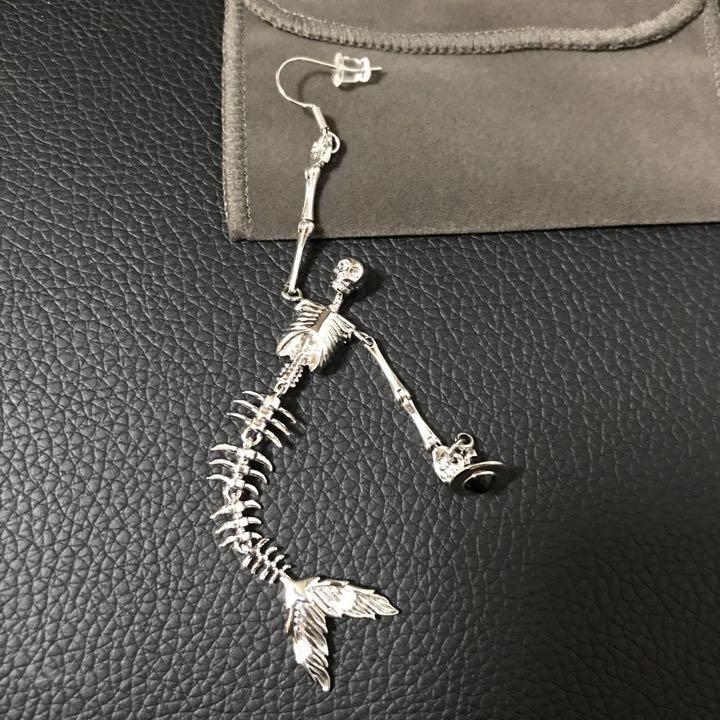 vivienne westwood スケルトン　マーメイド　ピアス　ゴールド vivienne westwood スケルトン マーメイド ピアス ゴールド