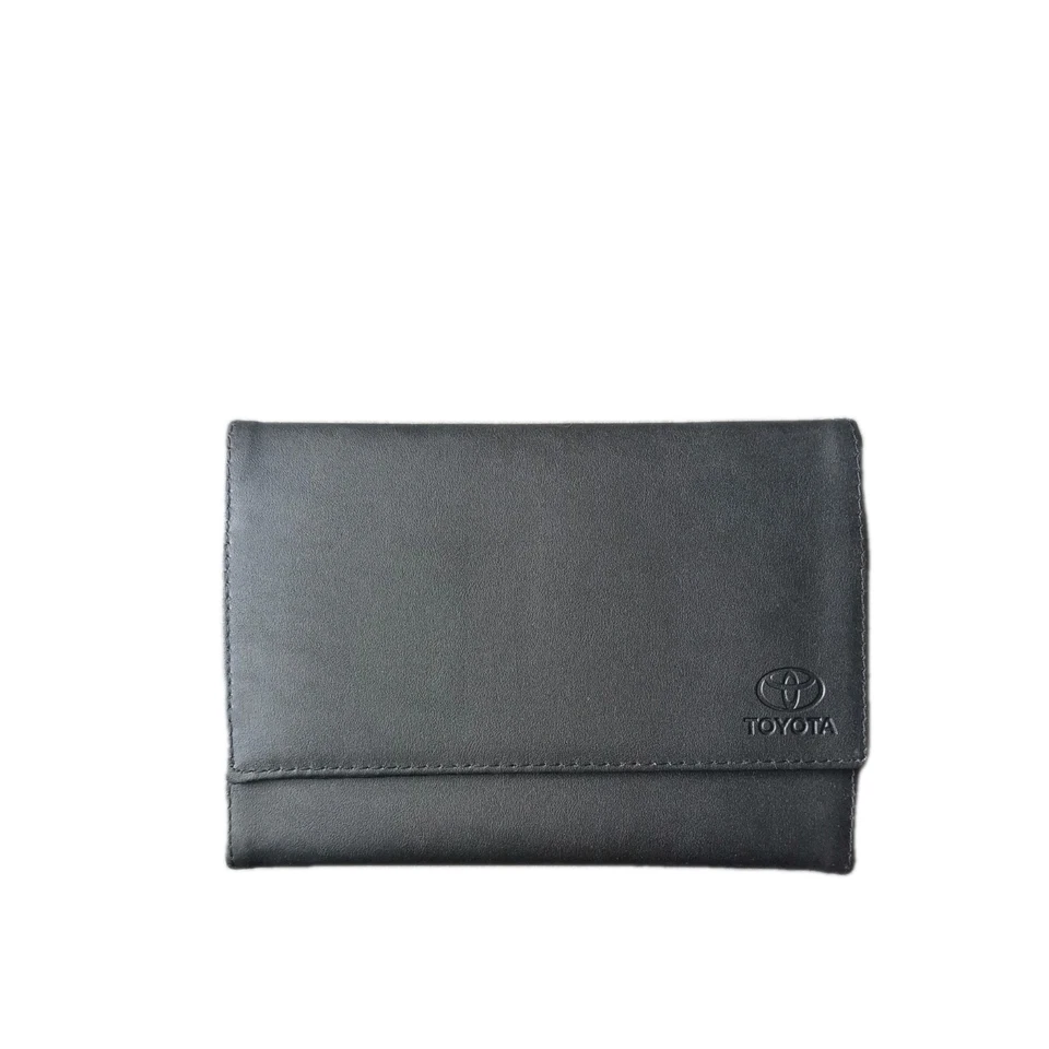 Manuale Toyota Yaris Cross Hybrid Con Custodia Nera Toyota - Immagine 2 di 4