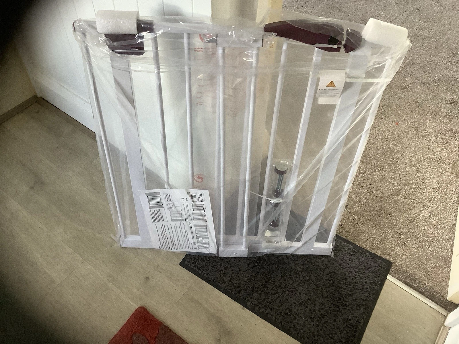 Safety Gate Self Closing Pressure White
Opens in a new window or tab