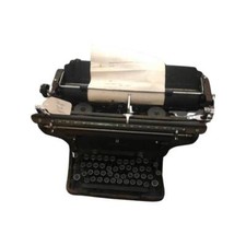 Vintage Underwood Typewriter thumbnail
