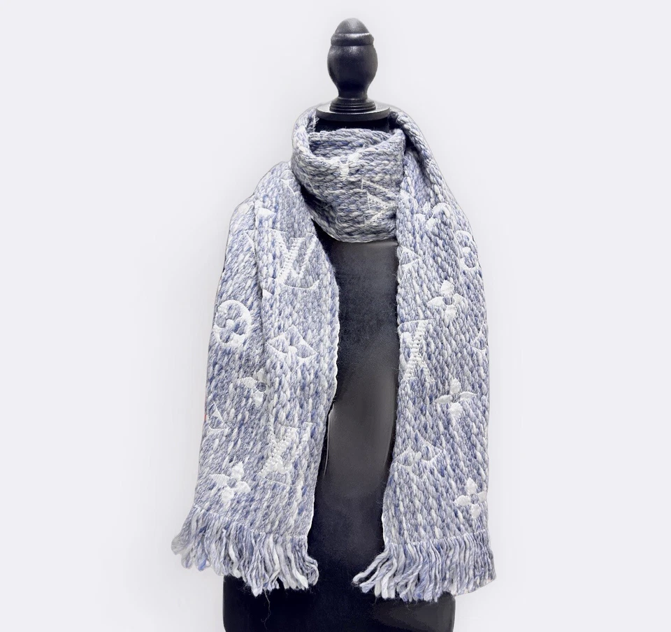 Auténtico Louis Vuitton LV Monograma Denim Azul Escharpe Logomanía Chal Bufanda Envoltura Foto 2 de 4