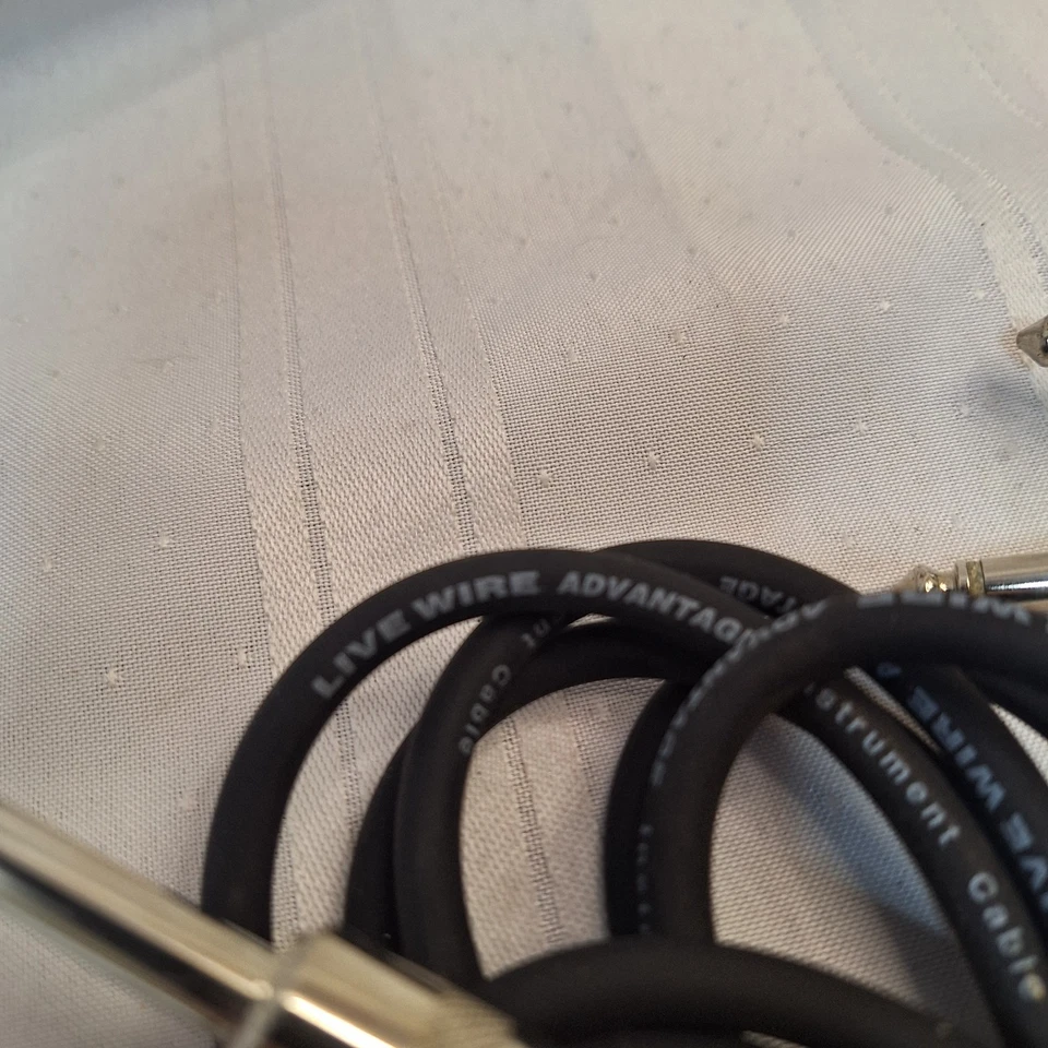 Lote de cables de instrumentos Livewire Advantage 10 pies X2+ paquete de 15 pies O 3 etapas banda en vivo Foto 3 de 4