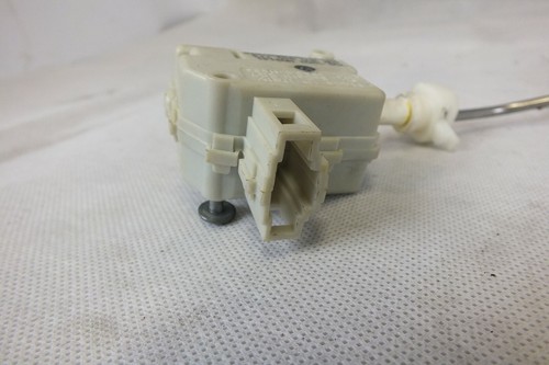 VW Passat 3C B6 Stellelement Tankklappe ZV 3C0810773 Stellmotor