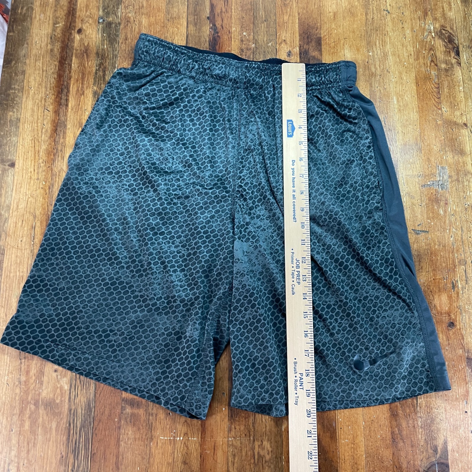 Nike Shorts Mens Small Black Snake Skin Print DriFIT … Gem
