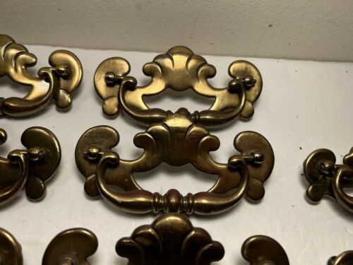 Lot Of 17 Vintage KBC2 Keeler Brass Co. Brass Dresser Furniture Drawer Pulls - Picture 7 of 19