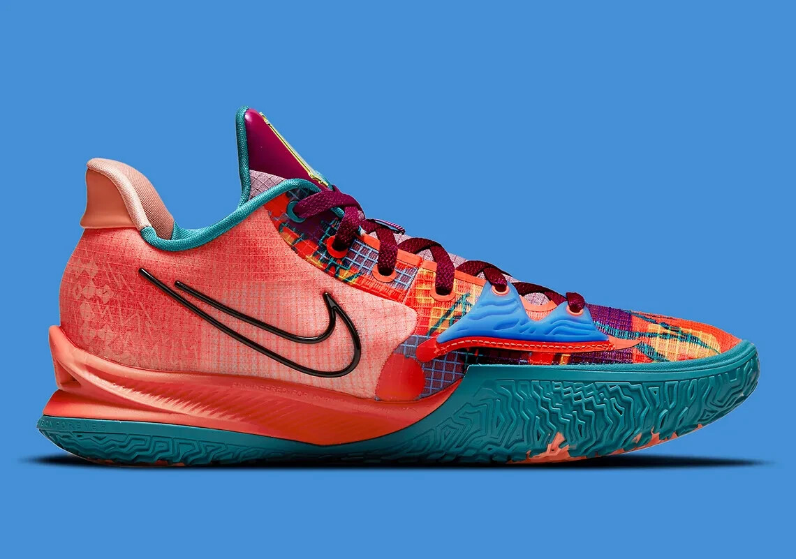 Nike Kyrie Low 4 BASKETBALL 1 World 1 People CW3985-600 MEN'S Size