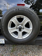 17 Inch Oem Wheels And Tires Set Jeep Wrangler Jeep Gladiators