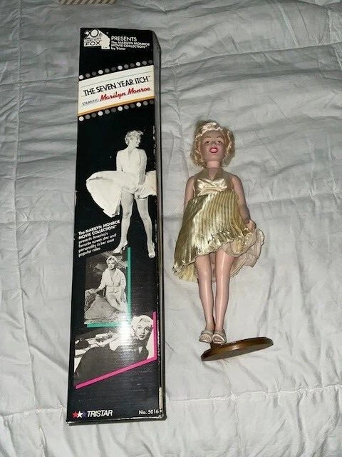 BONECA MARILYN MONROE VINTAGE 1982 16" A COCEIRA DE SETE ANOS USADA ESTADO EX - Imagem 3 de 4