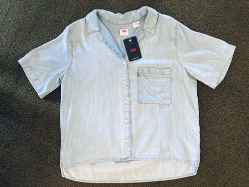 Levi's Women's Short-Sleeve Button-Up Shirt, Light Blue NWT Size M