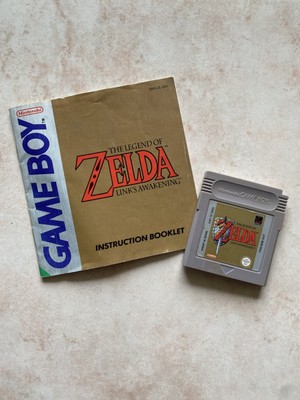 The Legend of Zelda: Link's Awakening DX Il y a la boîte, la notice, la cale