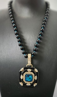 Heidi Daus Inspired ''Day And Night'' Medallion Style Necklace