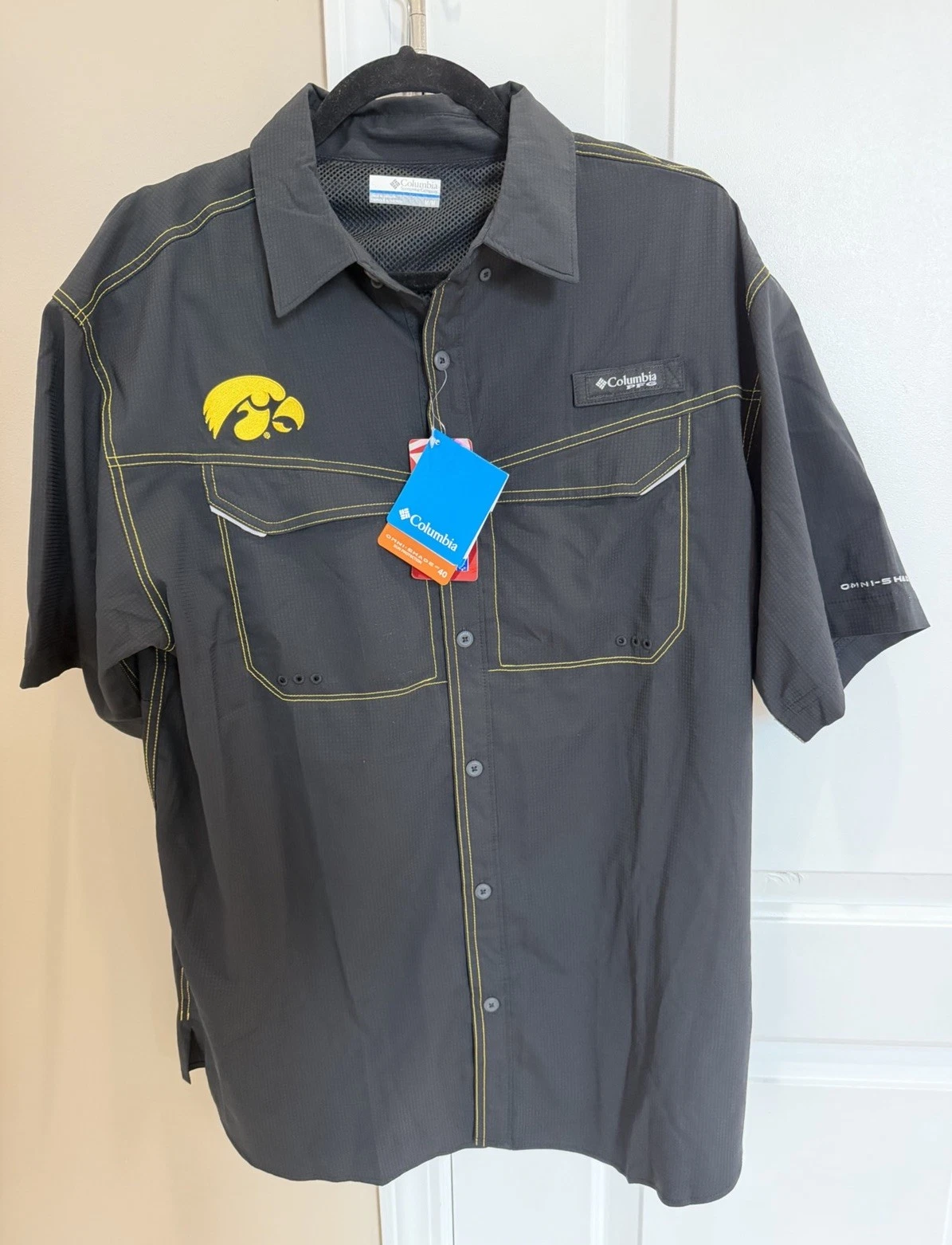 NWT Men’s Columbia Sun Protection Shirt University of Iowa Size M Hawkeyes