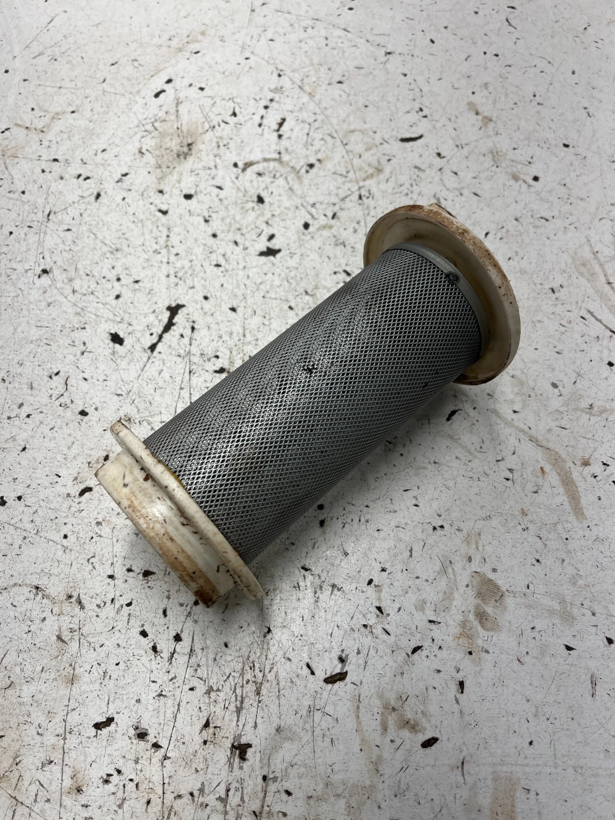 83 1983 Yamaha Tri Moto 225 Dx YTM225DX OEM Airbox Air Box Filter Cage