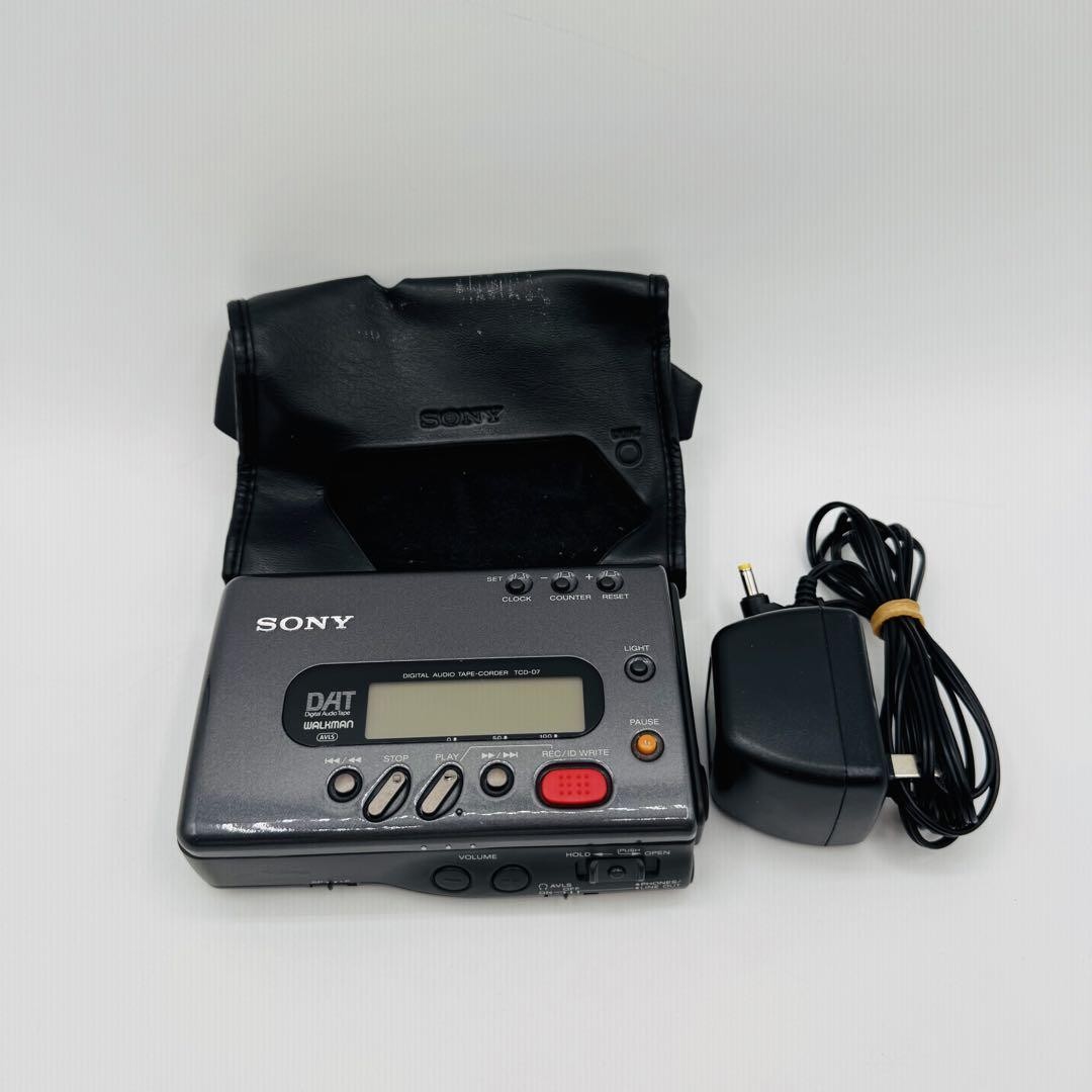SONY TCD-D7 DAT WALKMAN Cassette Player 1.2W 1993 Portable