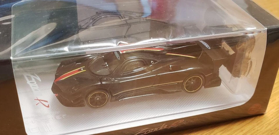 Anuncio de colección de coches de juguete modelo Pagani Zonda Revolución 1/64 Foto 2 de 4