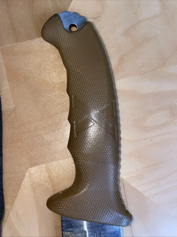 "Cuchillo machete de titanio Camillus Carnivore X hoja dentada 18"" con funda buena" Foto 3 de 4