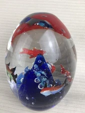 Vtg 4.5”Beautiful Glass Aquarium Coral Reef Tropical Fish Paper Weight Egg Shape