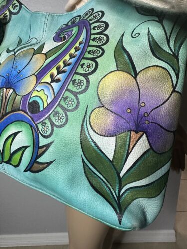 Borsa a mano Anuschka in pelle dipinta a mano - Nuova con etichette - Viola e fiori d'acqua - Foto 2 di 19