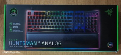 Razer Huntsman V2 (Analog Switch) - Optische Gaming Tastatur mit Near-Zero Eingang