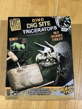 BRAND NEW Dino Dig Site Triceratops s Kit 2019- Dig Team-INCLUDES MINI GLOW DINO