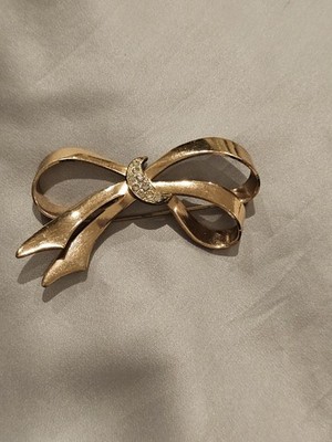 1940s Vintage Goldtone Rhinestone Crescent Moon Bow Brooch