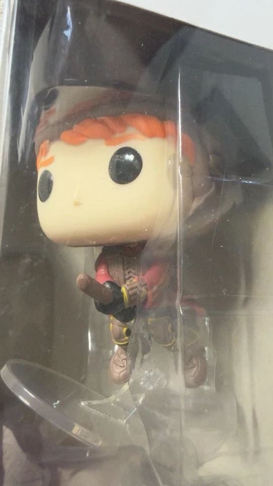 FUNKO POP HARRY POTTER RON WEASLEY ON BROOM #54 VINYL FIGURE + POP PROTECTOR - Image 3 of 4