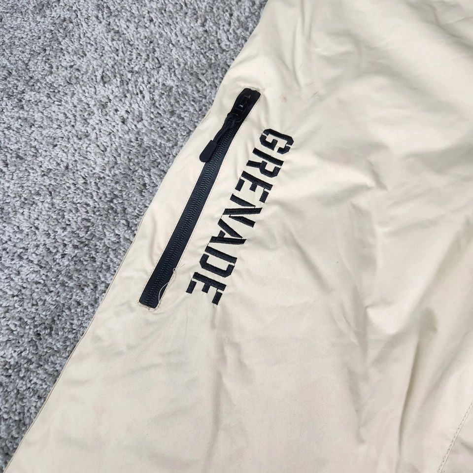 Pantalones de esquí de snowboard Grenade para hombre pequeños beige negros invierno snowboard aislados Foto 3 de 4