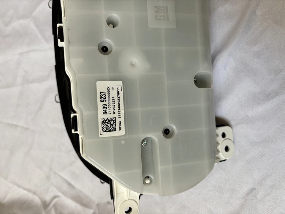 Speedometer Instrument Cluster Assembly GM 84399237 Fits 2018 GMC ACADIA - Image 3 of 4