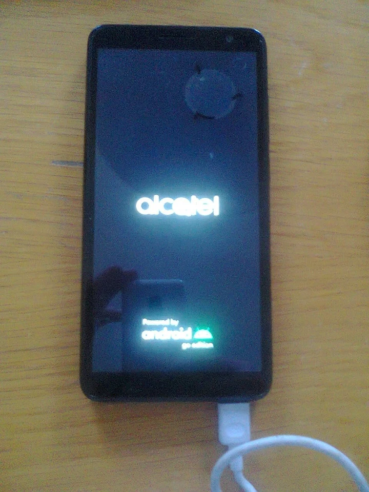 Alcatel 1 2023 - 8GB - Volcano Black (Sbloccato) (Dual SIM) - Immagine 2 di 4