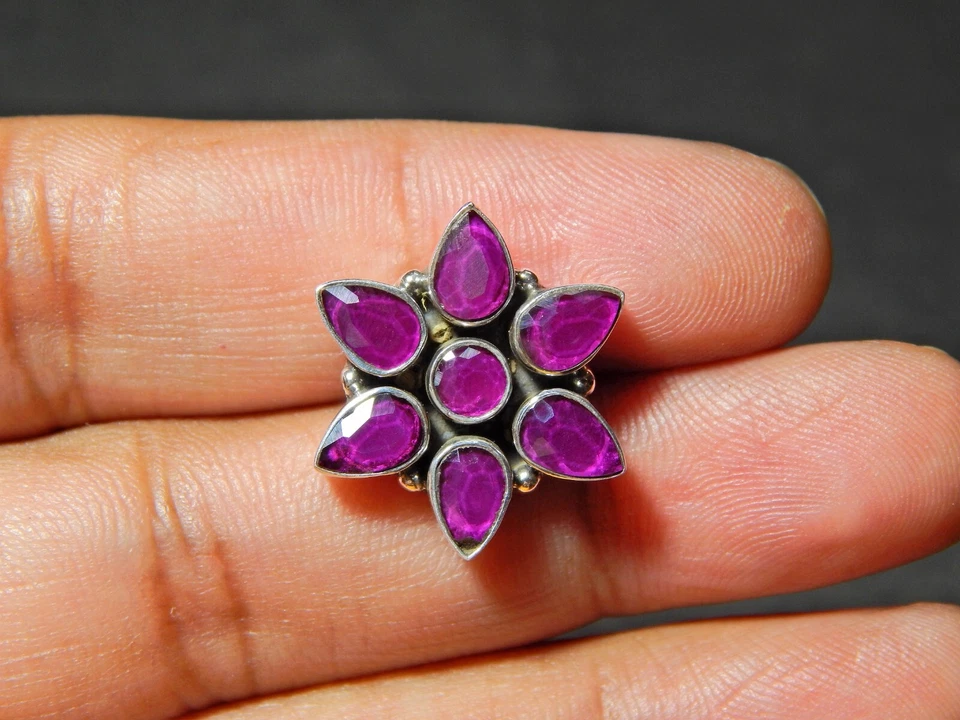 Pendientes de boda de plata de ley 925 con flores de rubí natural Foto 2 de 4