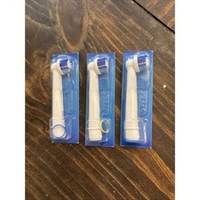 Lot of 3 Genuine Oral-B Replacement Electric Toothbrush Heads 4 704 132-00