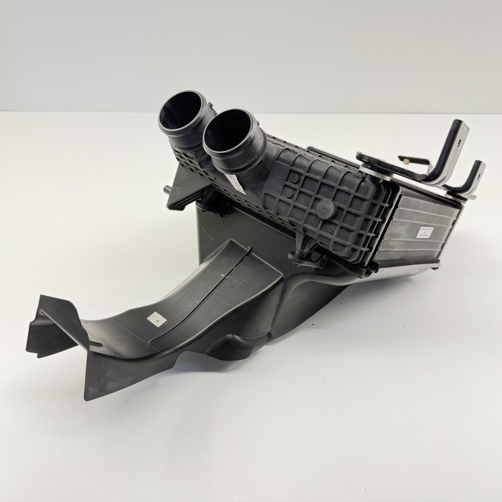 18-24 Maserati Ghibli Driver Left Turbo Intercooler With Duct Trim 670035636 OEM