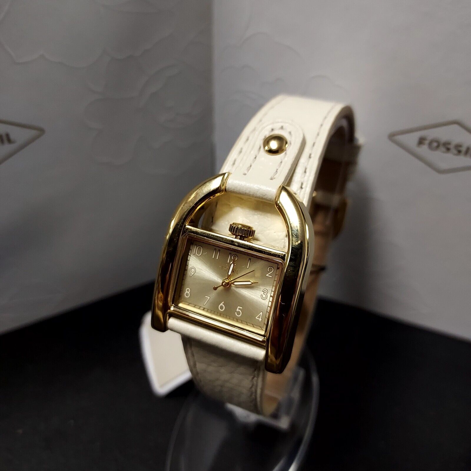 Fossil Women's Harwell Analog Cream Leather Strap Watch es5280 | eBay