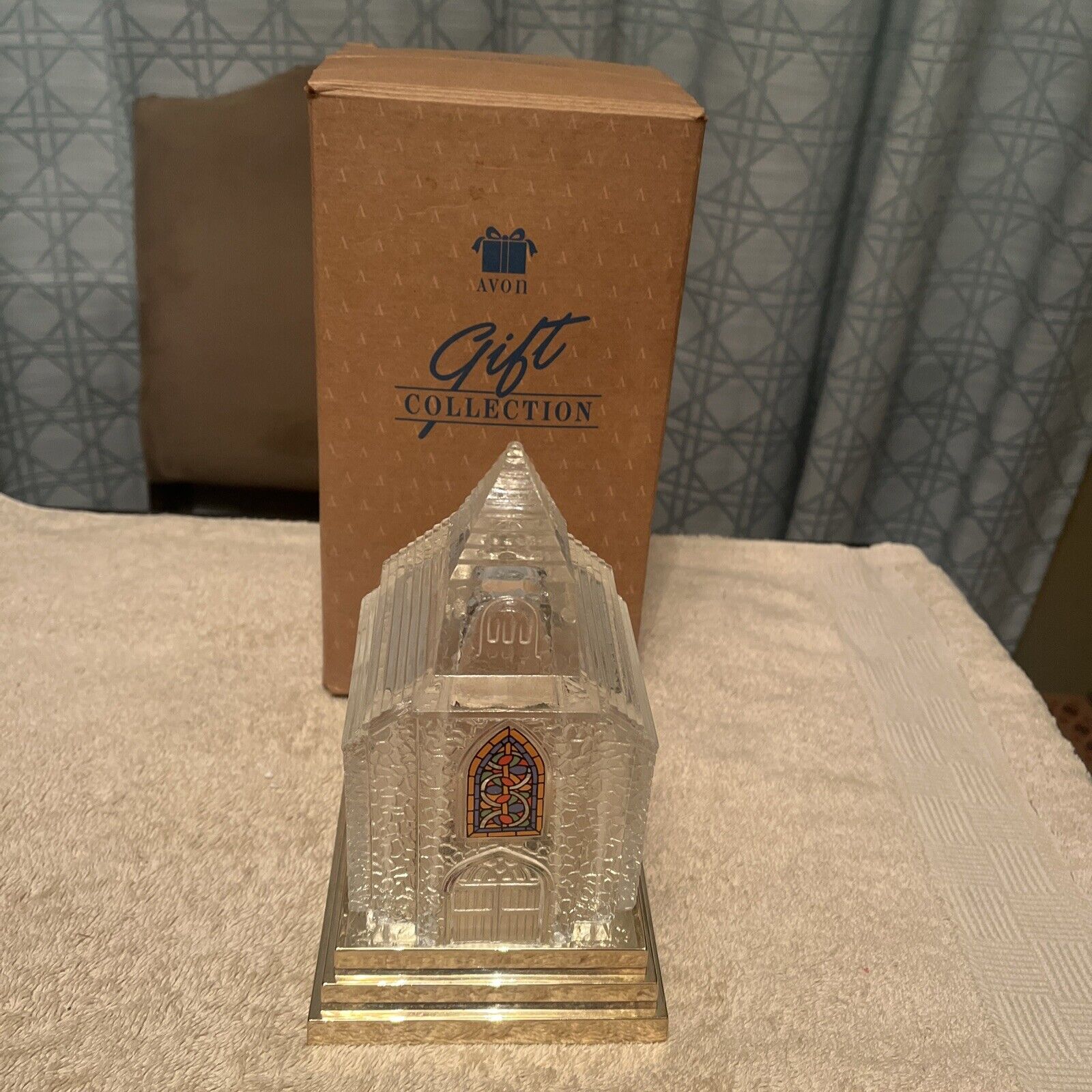 1992 Avon Gift Collection Silent Night Light Up Crystal Church Christmas W/ Box!