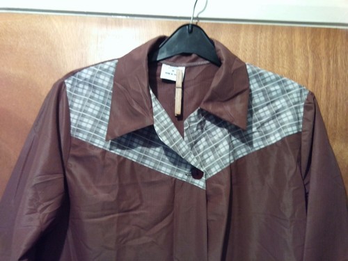 Ladies Nylon Overall -Brown check design Size W, pinny with pattern design VGC. - Picture 2 of 6