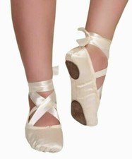 Ballet Shoes Cream,pink Satin Ballet Dance shoe Split sole Size Lace style CP 