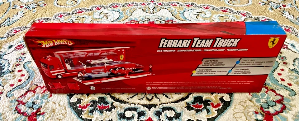 Hot Wheels Ferrari Team Truck F1 Formula One nuovo sigillato - Immagine 3 di 4