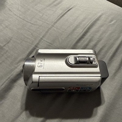 Sony DCR-SR21 PAL Silver 67X Optical Zoom 80GB HDD Handycam