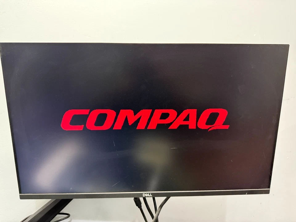 Compaq Presario 5BW250 Intel Celeron700 Mhz 192MB RAM NO OS/HDD - Image 2 of 4