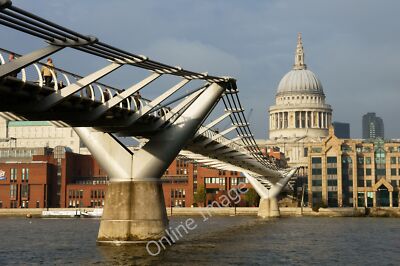 Foto 12x8 Die Millennium Bridge, London mit Blick über die Themse, c2011
