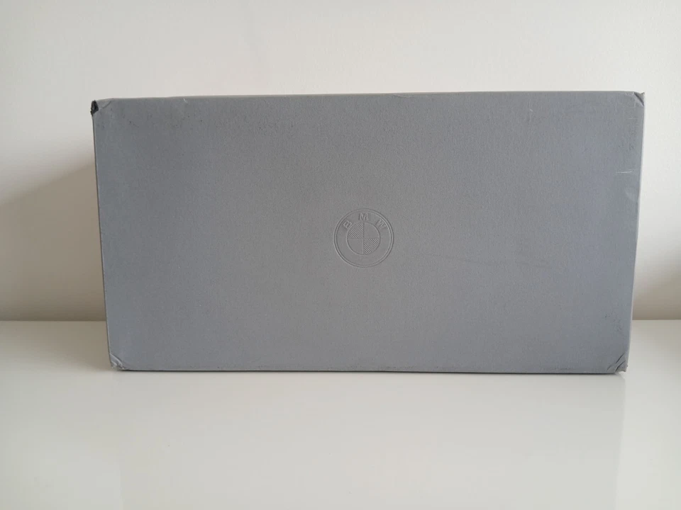 1:18 Kyosho BMW E92 3 Series Coupe Red Dealer Edition - Image 3 of 4