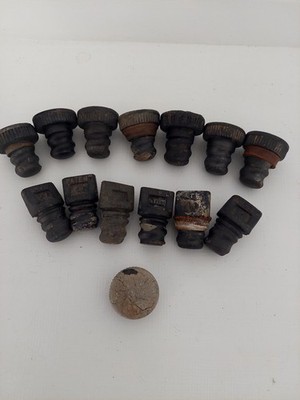 Vulkanit Flaschenstopfen 13 Vintage verschiedene Formen & Marken Fund Flaschengraben