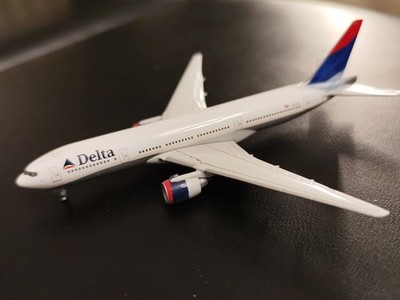 Star Jets Schuco Delta Airlines Boeing B-777 1:500